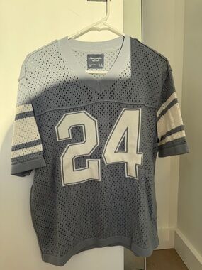 Abercrombie & Fitch Men's Grey knit Jersey